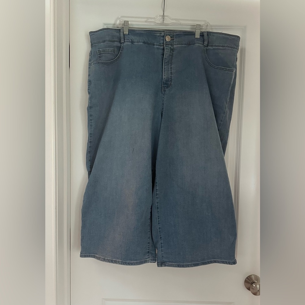 Gloria Vanderbilt Shape Effect Denim cropped wide leg pants